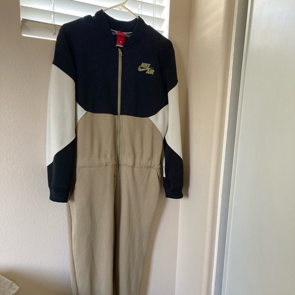 Nike Jumpsuit - Picture 6 of 6